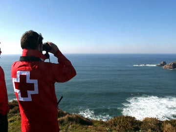 Se reanuda la búsqueda de los seis tripulantes desaparecidos en el naufragio de Asturias