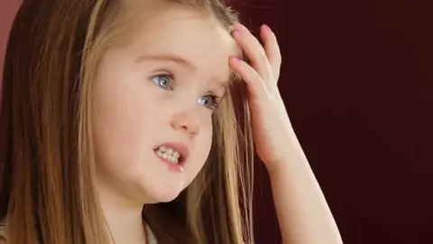 Emily James decidió donar su pelo para que los niños con cáncer no estuvieran tristes Emily James decidió donar su pelo para que los niños con cáncer no estuvieran tristes