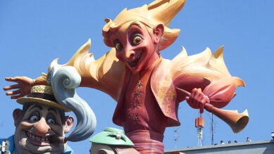 La 'plantà' de las Fallas infantiles copa Valencia de color y fantasía