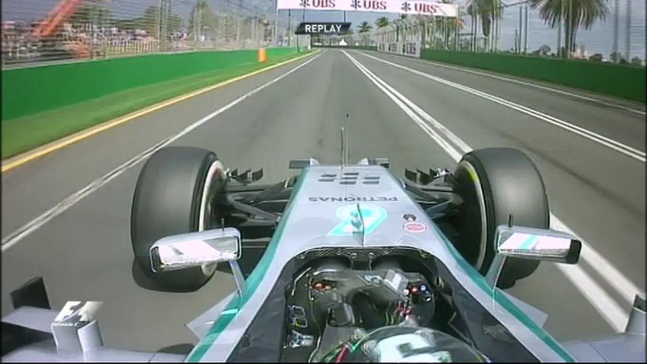 Rosberg tiene un problema en su monoplaza