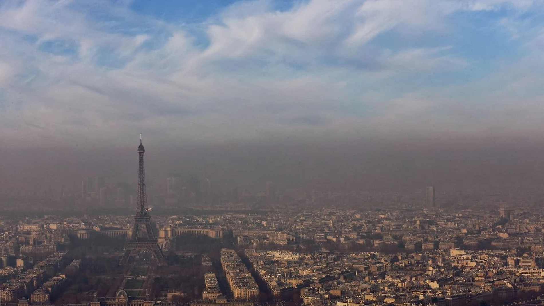 París, envuelta en una nube de polución París, envuelta en una nube de polución
