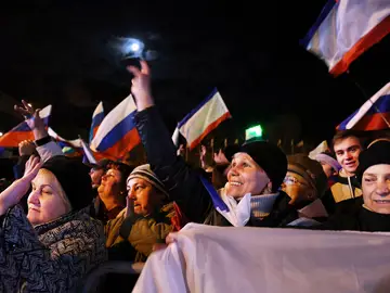 Crimea celebra su anexión a Rusia Crimea celebra su anexión a Rusia