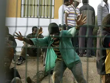 Inmigrantes en el CETI de Melilla Inmigrantes en el CETI de Melilla