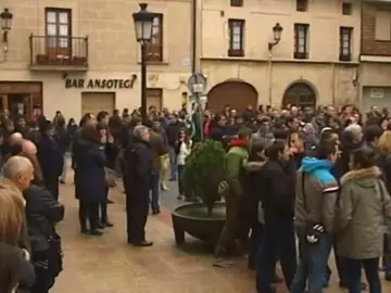 Concentración en Treviño por la muerte de una menor Concentración en Treviño por la muerte de una menor