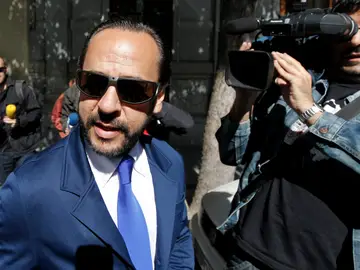 'El Bigotes' a su llegada al juzgado 'El Bigotes' a su llegada al juzgado
