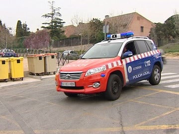 La Policía patrulla en los alrededores de un colegio de La Moraleja