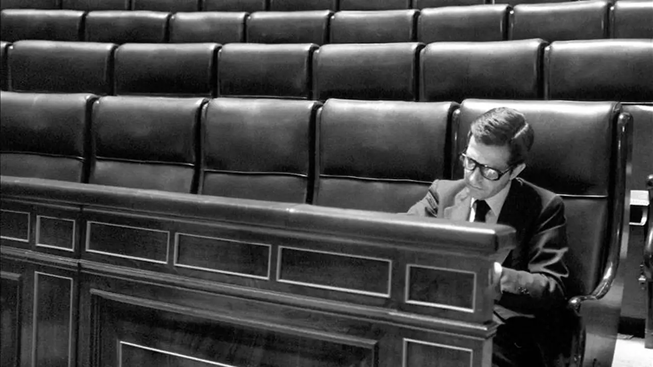 La capilla ardiente de Adolfo Suárez se abre al público en el Congreso
