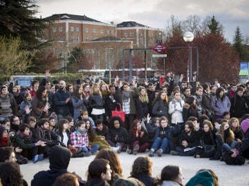 Estudiantes concentrados durante la primera jornada de huelga