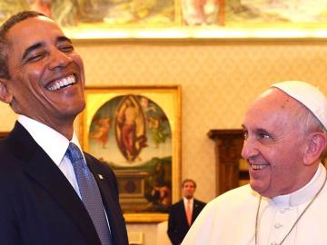 Obama y el Papa Francisco se ríen durante la visita del presidente al Vaticano