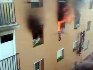 Incendio en un piso en Puerto del Real Incendio en un piso en Puerto del Real