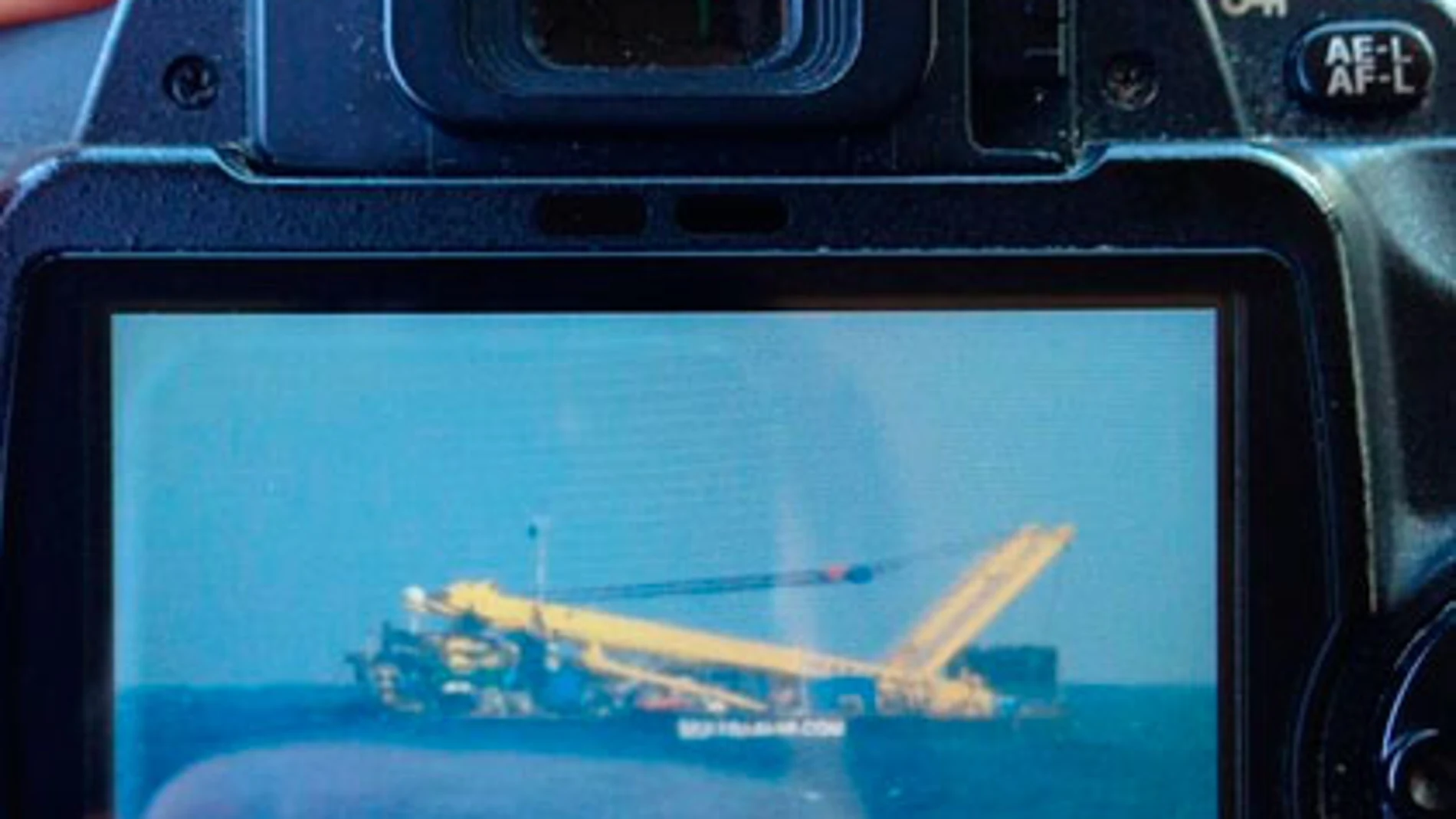 Imagen del remolcador en el mar Imagen del remolcador en el mar