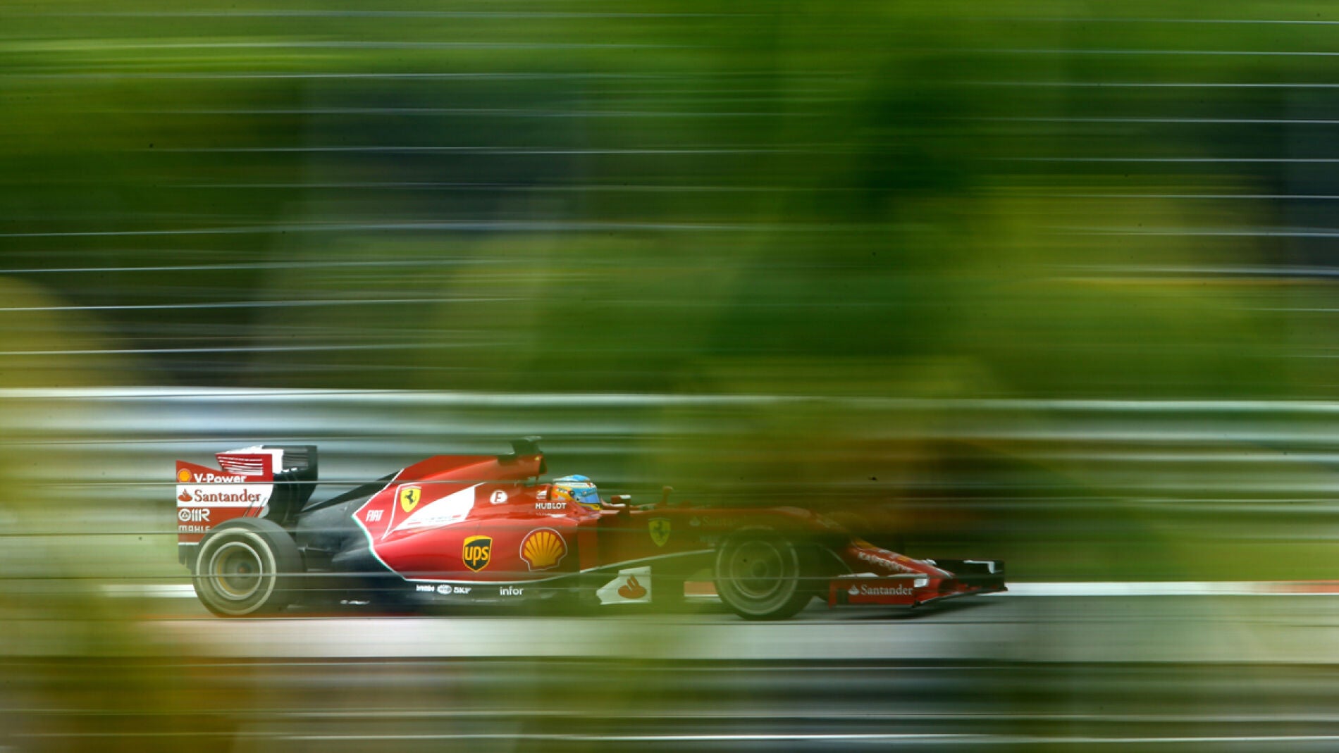 El F14T se deja ver en Sepang