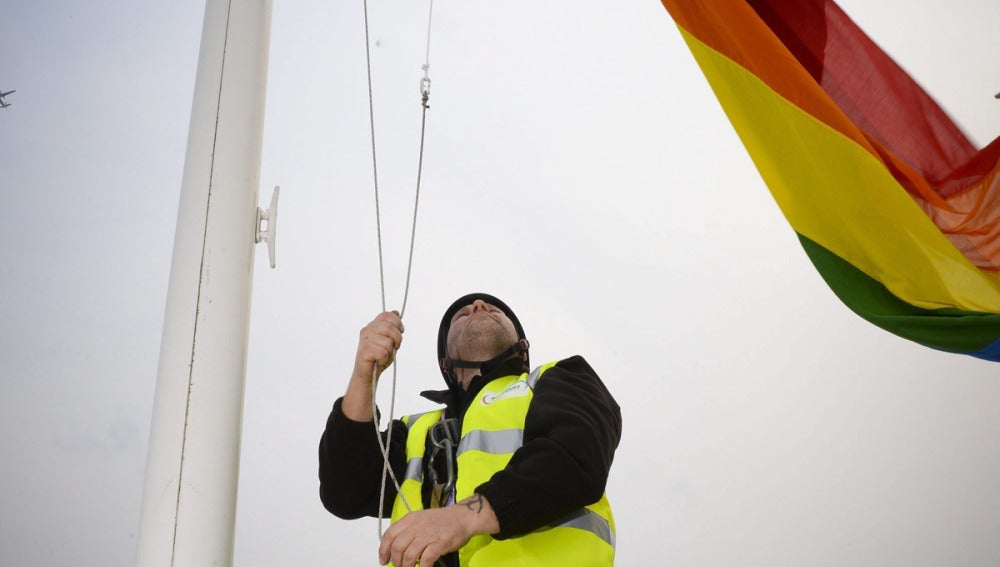 Izan la bandera gay