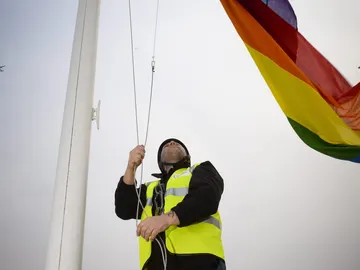 Izan la bandera gay Izan la bandera gay