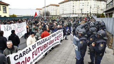 Miles de personas se manifiestan en Ferrol en defensa del sector naval