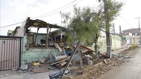 Aspecto de un muro derrumbado en Iquique (Chile) tras el terremoto Aspecto de un muro derrumbado en Iquique (Chile) tras el terremoto