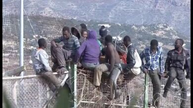 Unos 200 inmigrantes protagonizan un nuevo intento de entrada a Melilla