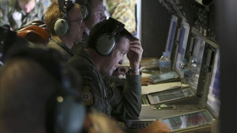 Operadores de un avi&oacute;n de la Fuerza A&eacute;rea neozelandesa 