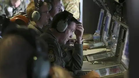 Operadores de un avión de la Fuerza Aérea neozelandesa Operadores de un avión de la Fuerza Aérea neozelandesa