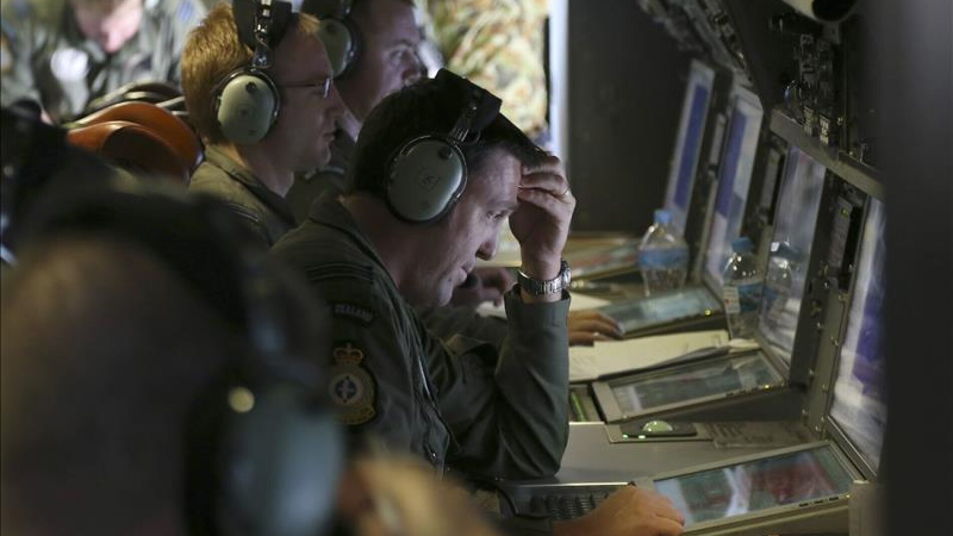 Operadores de un avi&oacute;n de la Fuerza A&eacute;rea neozelandesa 