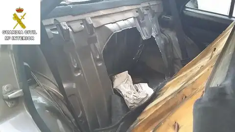 Doble fondo en un vehículo Doble fondo en un vehículo