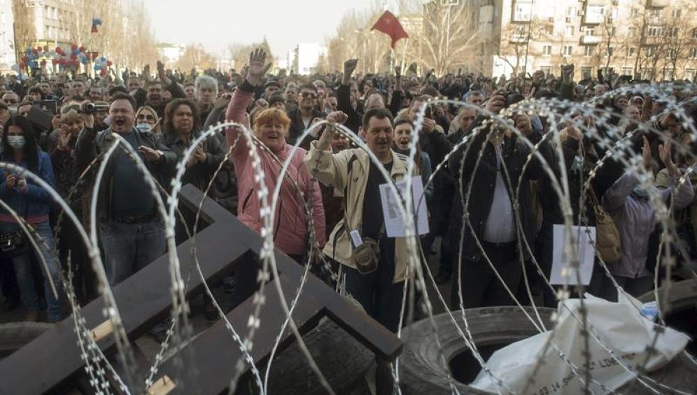 Manifestantes prorrusos mantienen las protestas