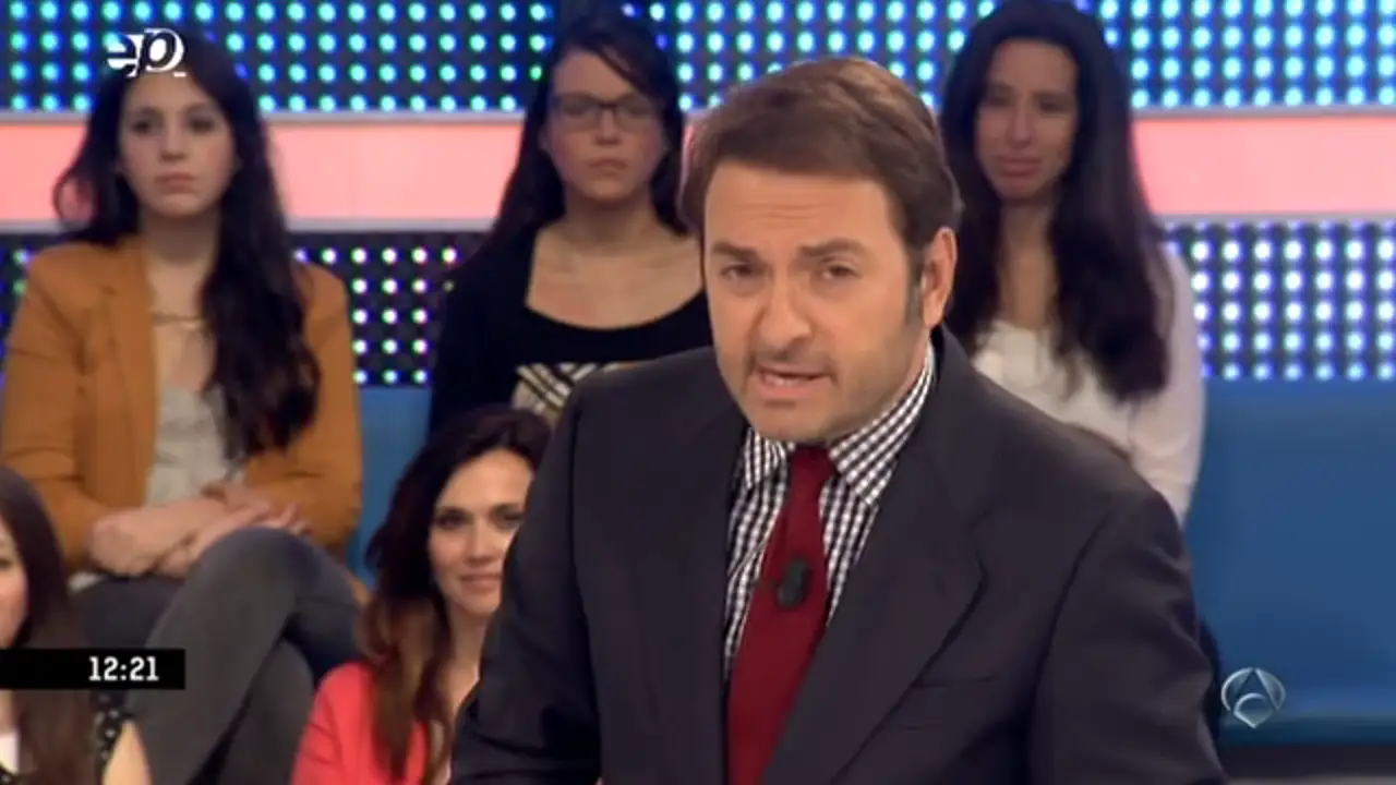 "Pedimos firmas contra el apagon de canales de TDT"