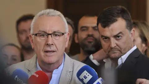 Cayo Lara, ante la prensa Cayo Lara, ante la prensa