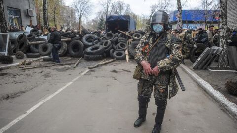 Los prorrusos de Ucrania toman las comisar&iacute;as