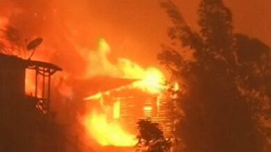16 muertos, 10.000 evacuados y 500 casas destruidas en un incendio en Valparaíso