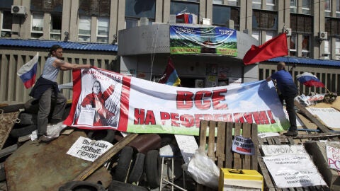 Pancartas a favor de un refer&eacute;ndum