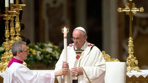 El papa Francisco durante la Vigilia Pascual El papa Francisco durante la Vigilia Pascual