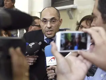 Elpidio José Silva declara a la salida de los juzgados. Elpidio José Silva declara a la salida de los juzgados.