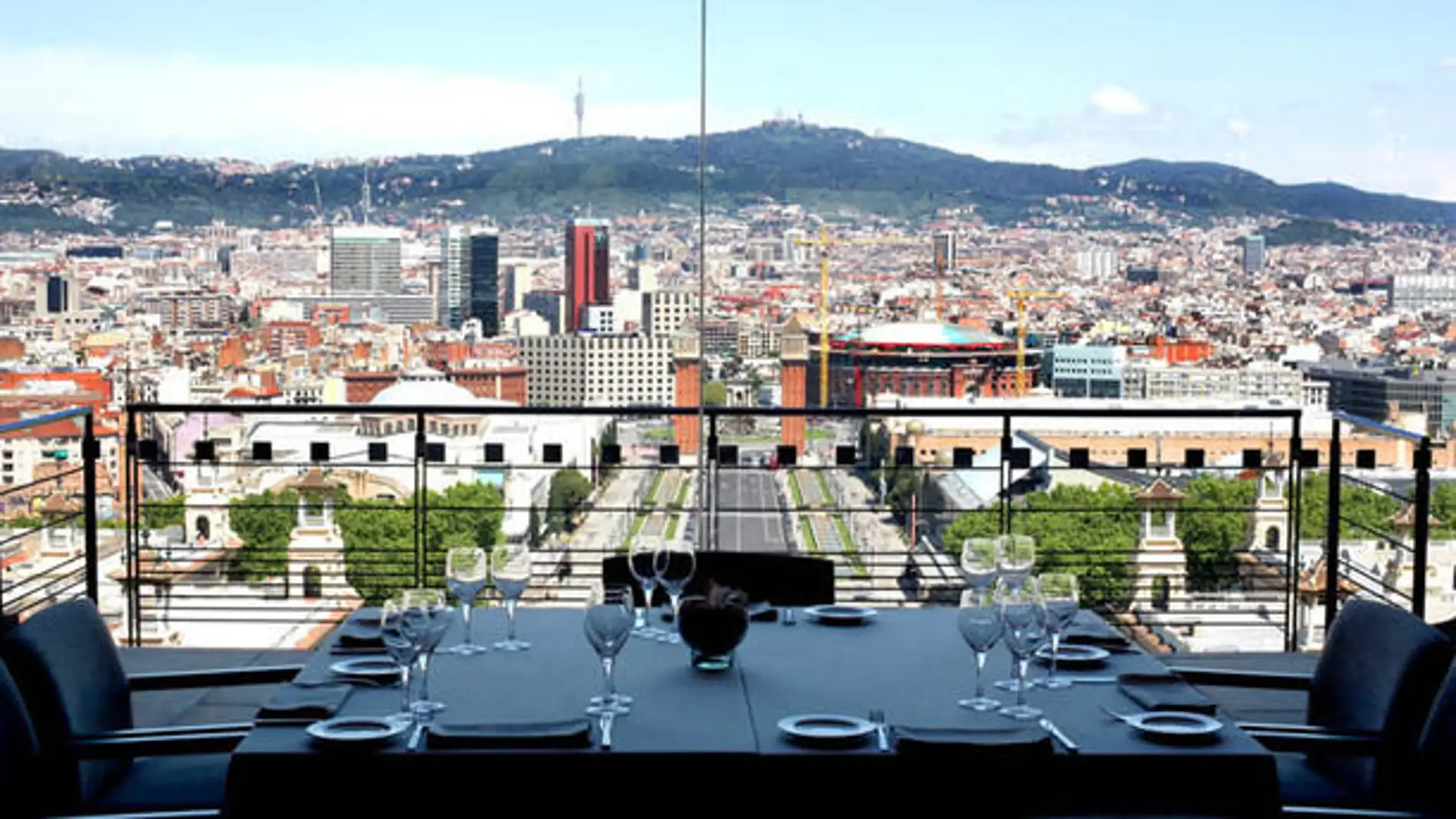 Las vistas desde el restaurante Óleum, en el Museo Nacional de Arte de Catalunya (MNAC).