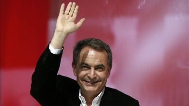 Zapatero se arrepiente de no haber subido el salario mínimo algo más