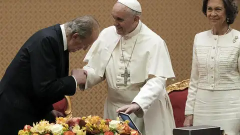 El Papa y los Reyes ríen El Papa y los Reyes ríen