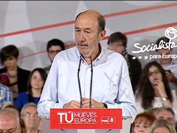 Rubalcaba: "El plan que Rajoy ha enviado a Bruselas es la foto final de la legislatura, con más paro y más deuda"