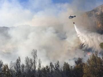 Labores de extinción de un incendio