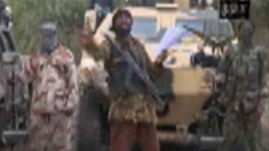 El líder de 'Boko Haram' amenaza con vender a las niñas secuestradas en Nigeria