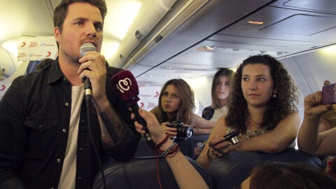 Dani Martin presenta su gira en un vuelo