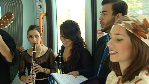 Representaci&oacute;n de la &oacute;pera 'Rita' en el tranv&iacute;a de Tenerife