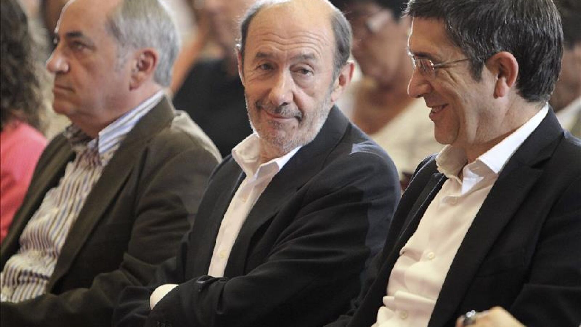 Rubalcaba y Patxi L&oacute;pez en un acto electoral en San Sebasti&aacute;n