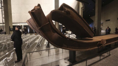 Viga doblada en el museo del 11-S