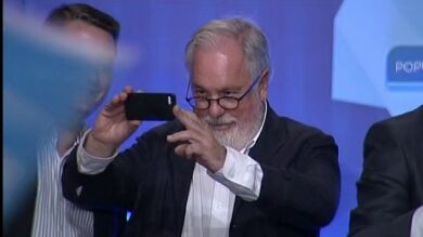 Los 'selfies' y las redes sociales, protagonistas de las anécdotas en la campaña europea