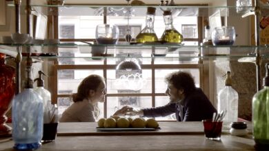 Juan emociona a María con su historia
