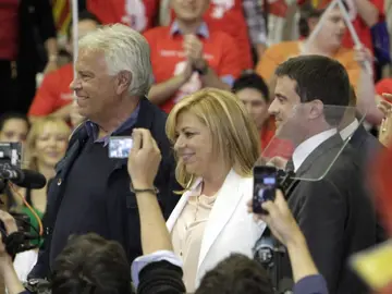 Elena Valenciano, Felipe González y el primer ministro francés Manuel Valls Elena Valenciano, Felipe González y el primer ministro francés Manuel Valls
