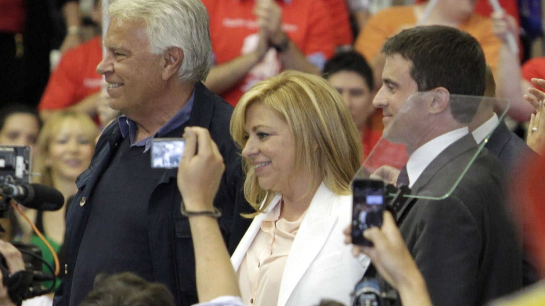 Elena Valenciano, Felipe Gonz&aacute;lez y el primer ministro franc&eacute;s Manuel Valls