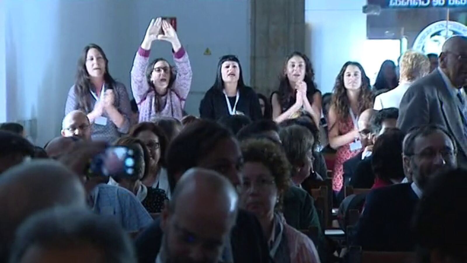 Interrumpen un acto de Gallardón con gritos a favor del aborto libre y gratuito