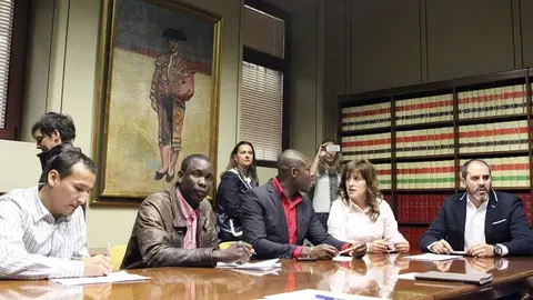 El alcalde de Sestao, Josu Bergara, durante la reunión con los colectivos. El alcalde de Sestao, Josu Bergara, durante la reunión con los colectivos.