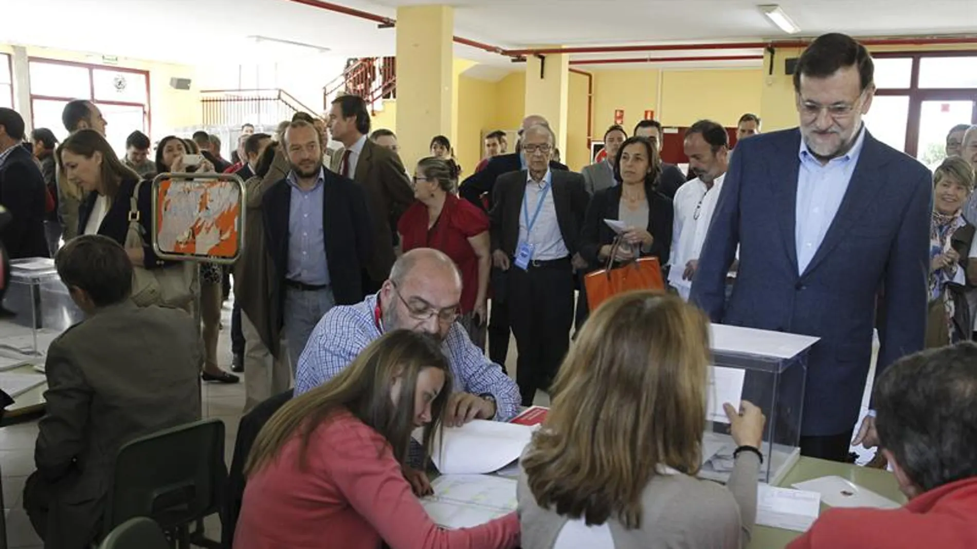Rajoy vota en las elecciones europeas